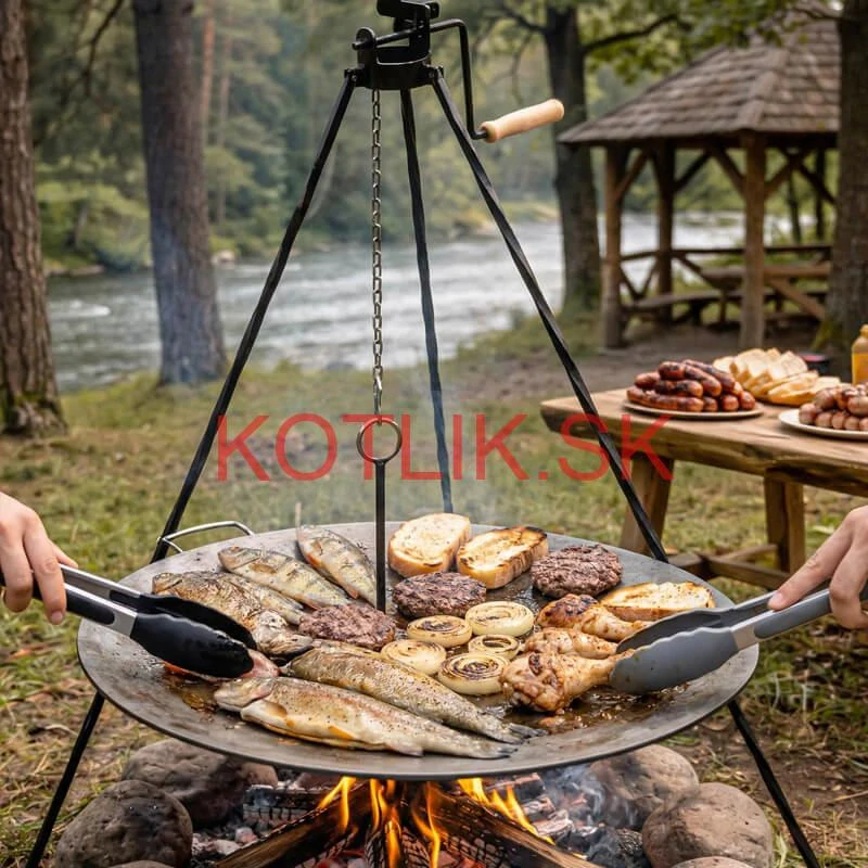 Grilovacia súprava CLASSIC STEEL PRO: Trojnožka 1,2 m s kladkou + Železná panvica 49 cm