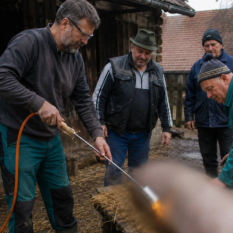 Horák na opaľovanie plameňom s hadicou na 10 kg PB fľašu